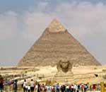 カフラー王のピラミッドとスフィンクス