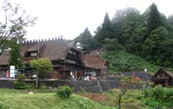 田麦村多民家