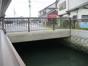 橋の写真”width=