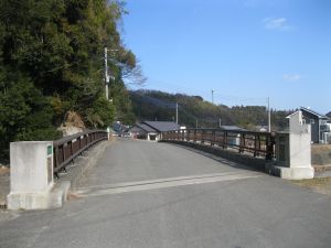 橋の写真”width=