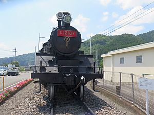正面の写真”width=